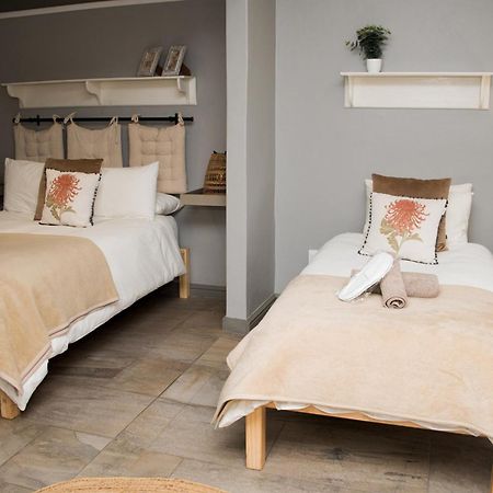 Desert Wind Private Guest And Game Farm Montagu Esterno foto