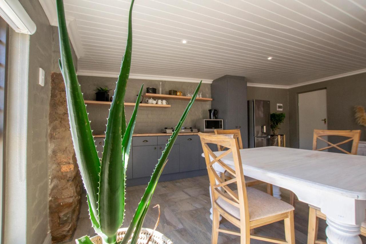 Desert Wind Private Guest And Game Farm Montagu Esterno foto